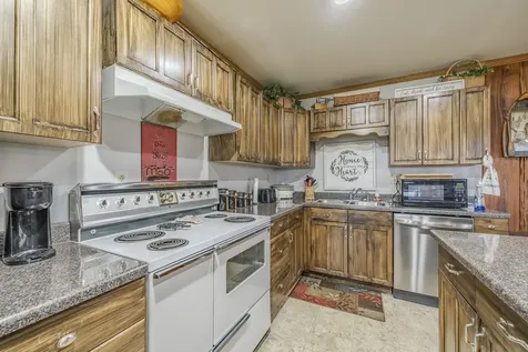 982 Lost Creek Boat Dock Road Decaturville TN 38329