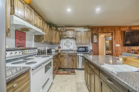982 Lost Creek Boat Dock Road Decaturville TN 38329