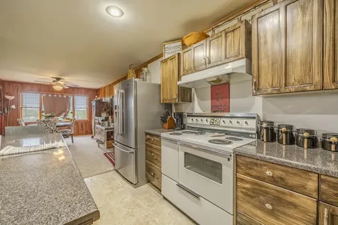 982 Lost Creek Boat Dock Road Decaturville TN 38329