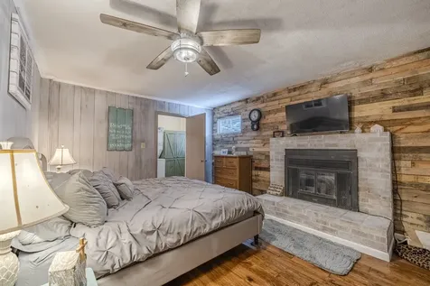 982 Lost Creek Boat Dock Road Decaturville TN 38329