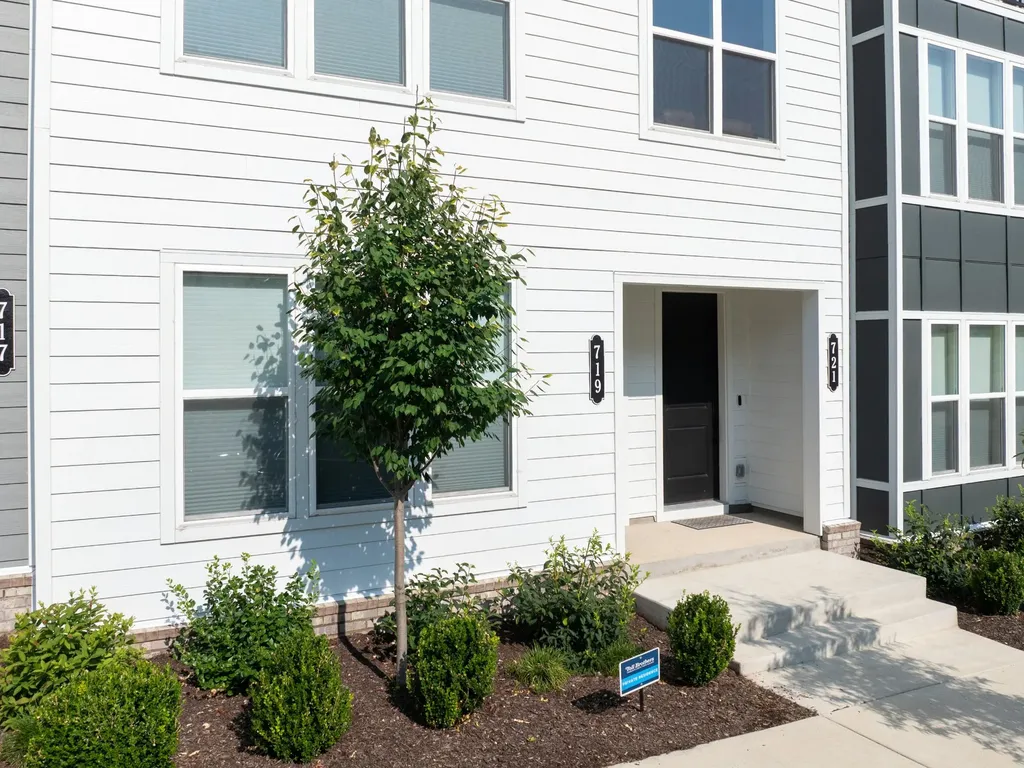 721 41st Ave, N Nashville TN 37209
