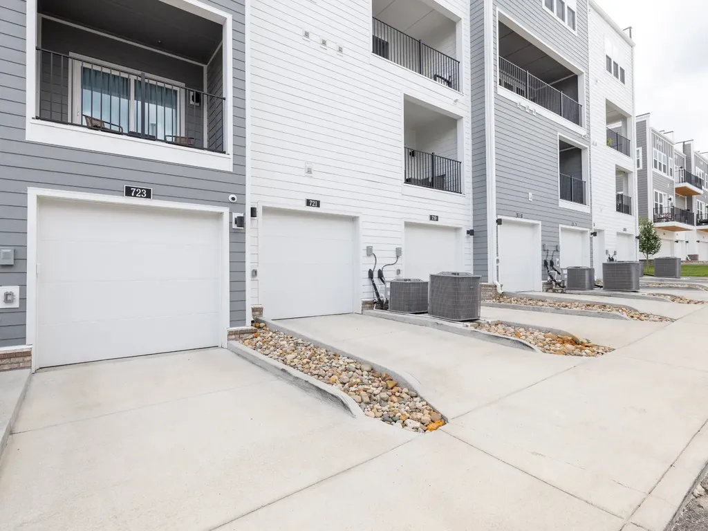 721 41st Ave, N Nashville TN 37209