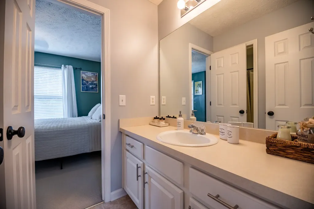 4175 Longfellow Drive Nashville TN 37214