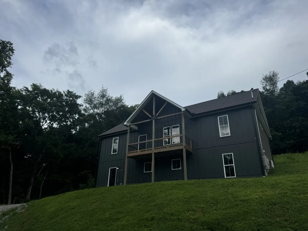 2055 Collier Road Lewisburg TN 37091