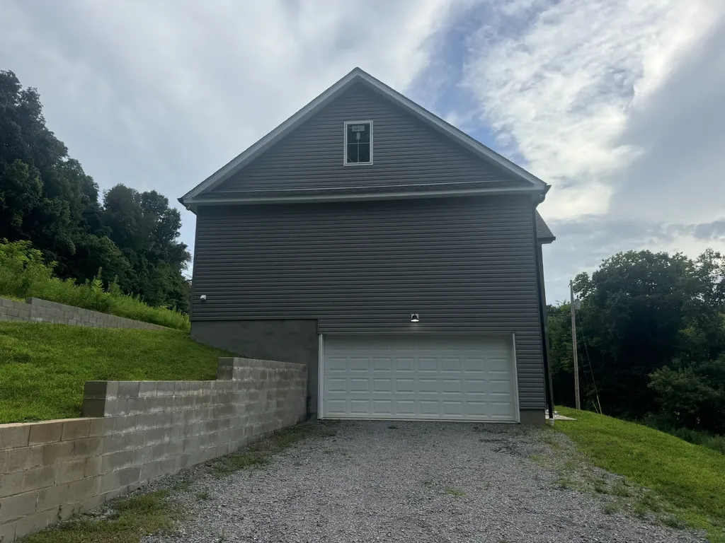 2055 Collier Road Lewisburg TN 37091