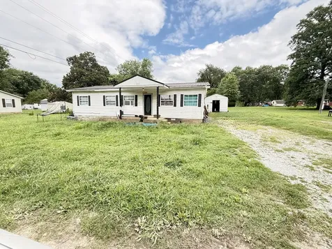 207 W Hill Street Cornersville TN 37047