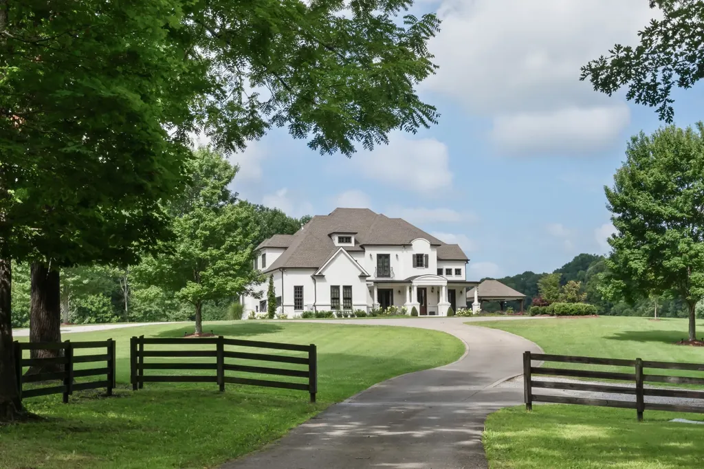 1025 Choate Road Dickson TN 37055