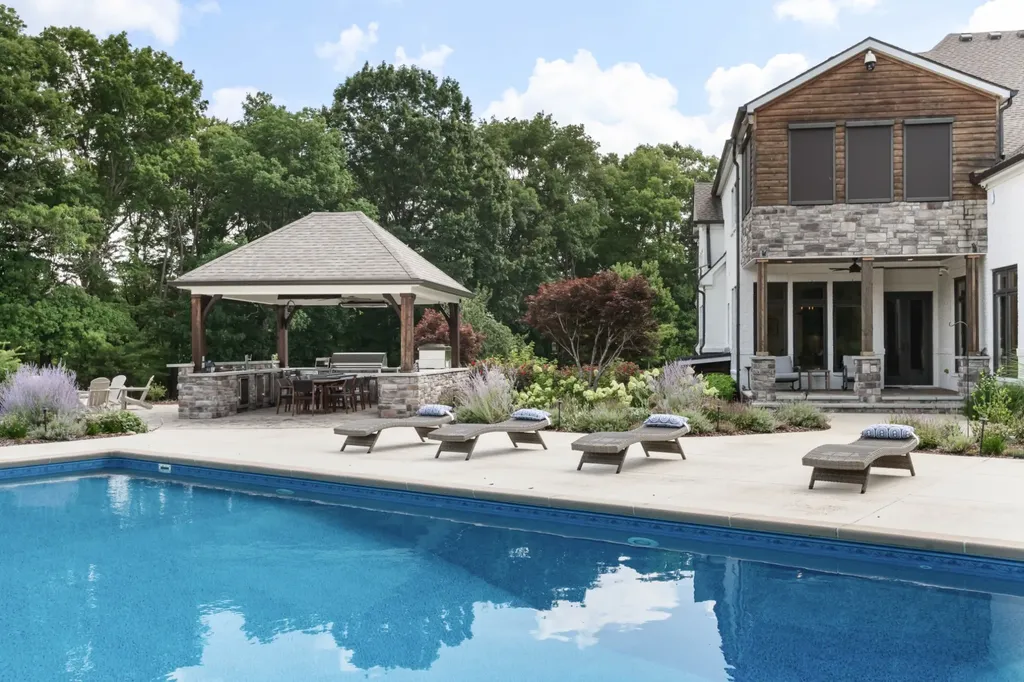 1025 Choate Road Dickson TN 37055