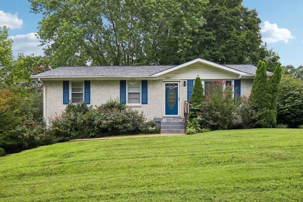 1008 Mayes Drive Greenbrier TN 37073