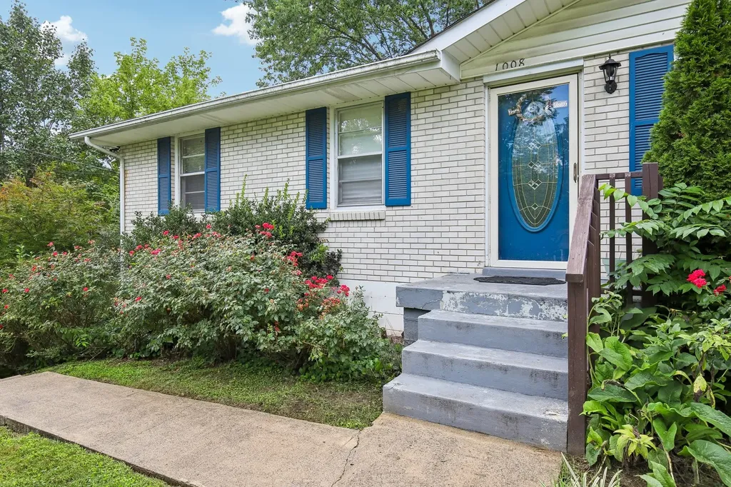 1008 Mayes Drive Greenbrier TN 37073