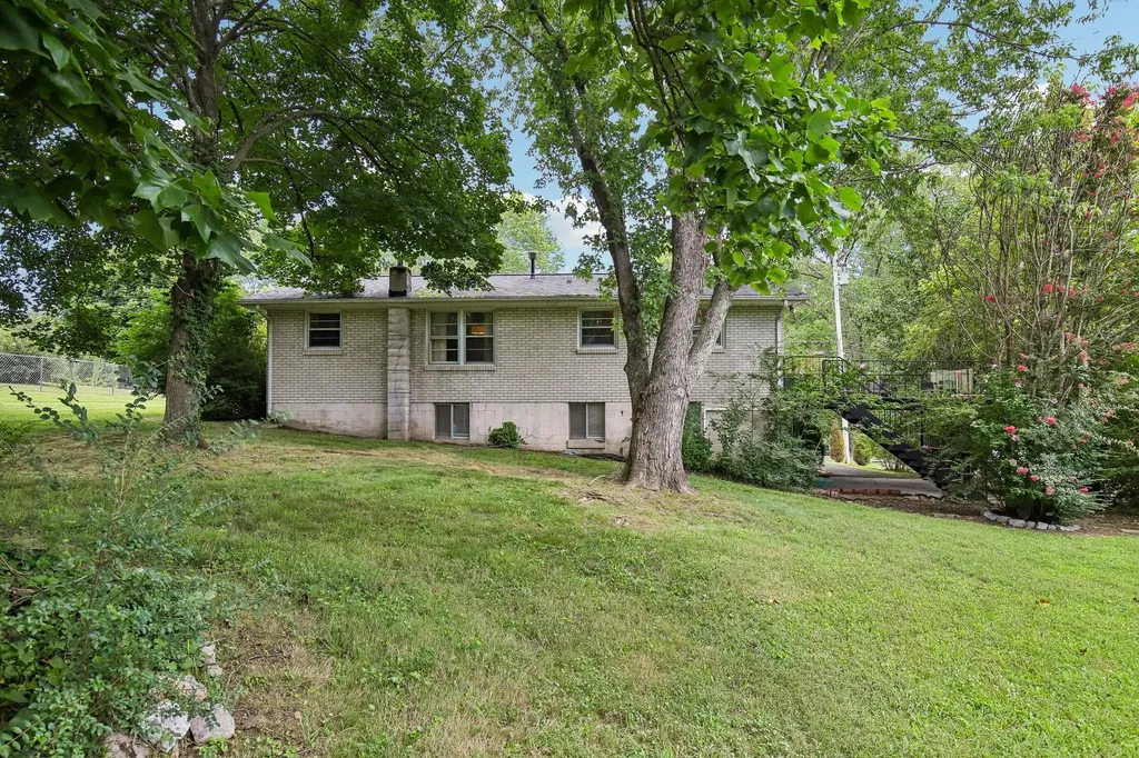 1008 Mayes Drive Greenbrier TN 37073