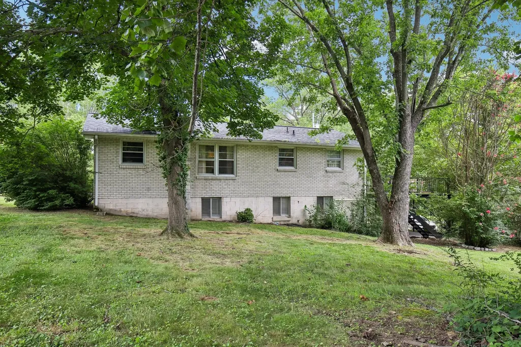 1008 Mayes Drive Greenbrier TN 37073
