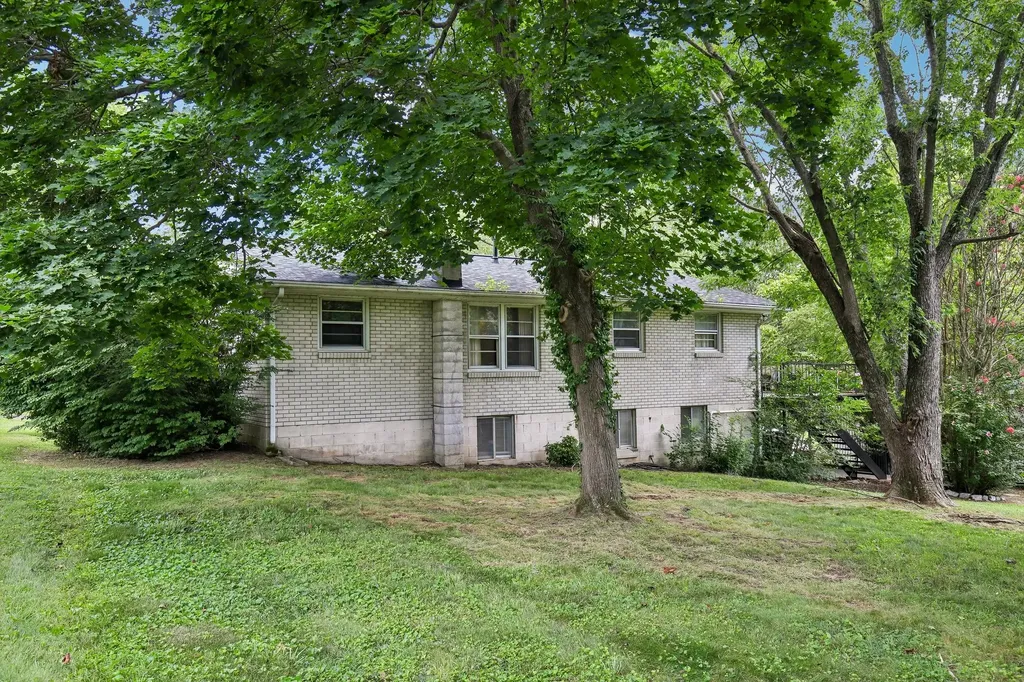1008 Mayes Drive Greenbrier TN 37073