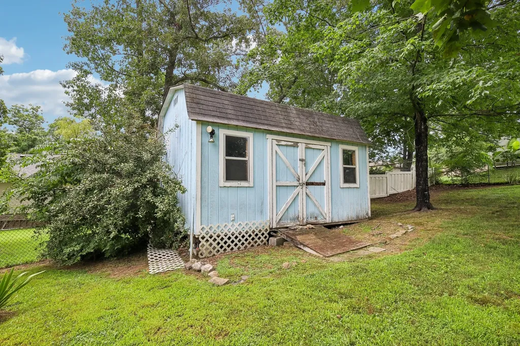 1008 Mayes Drive Greenbrier TN 37073