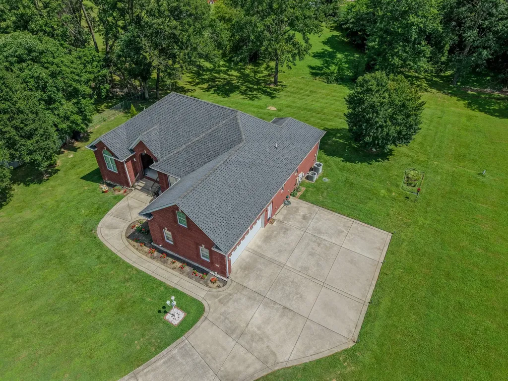 7556 Bethel Road Goodlettsville TN 37072