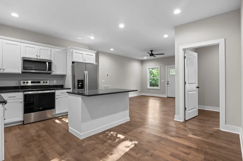 537 Lewis Lane Charlotte TN 37036