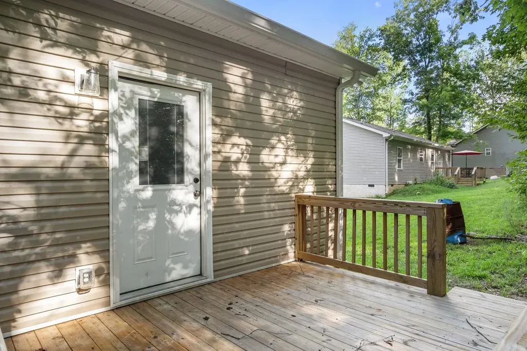 537 Lewis Lane Charlotte TN 37036