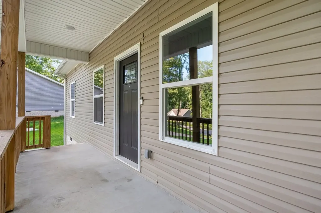 537 Lewis Lane Charlotte TN 37036