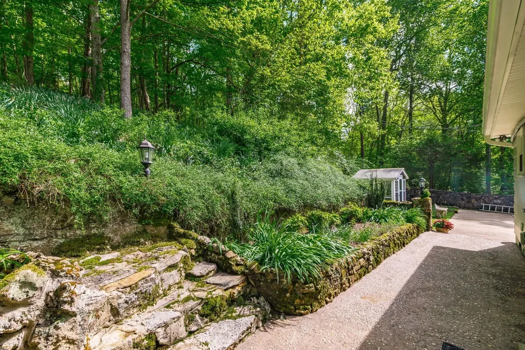 5215 Brick Church Pike Goodlettsville TN 37072