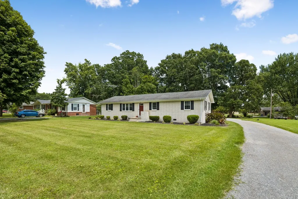 516 Crestwood Drive Lafayette TN 37083