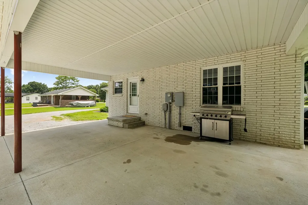 516 Crestwood Drive Lafayette TN 37083