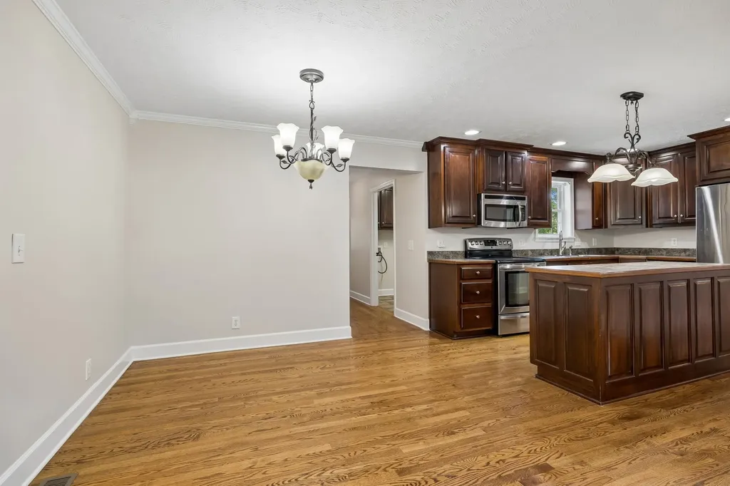 516 Crestwood Drive Lafayette TN 37083