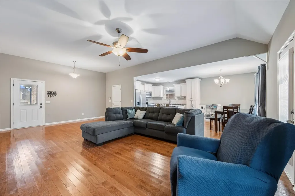 406 Hobbs Drive White House TN 37188