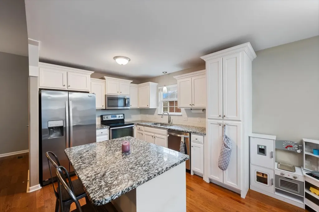 406 Hobbs Drive White House TN 37188
