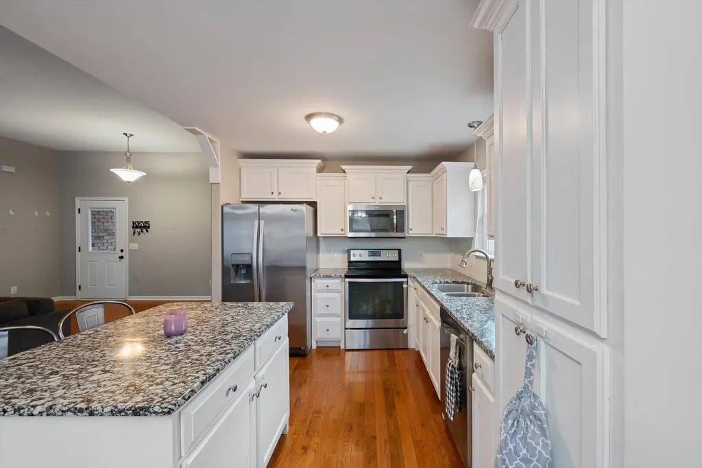 406 Hobbs Drive White House TN 37188