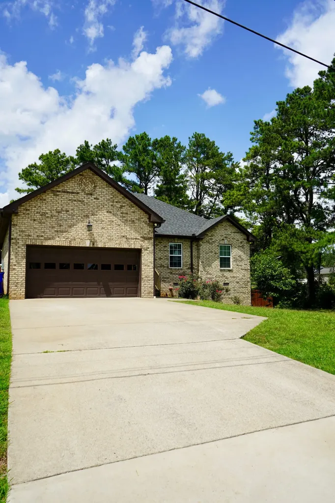 406 Hobbs Drive White House TN 37188