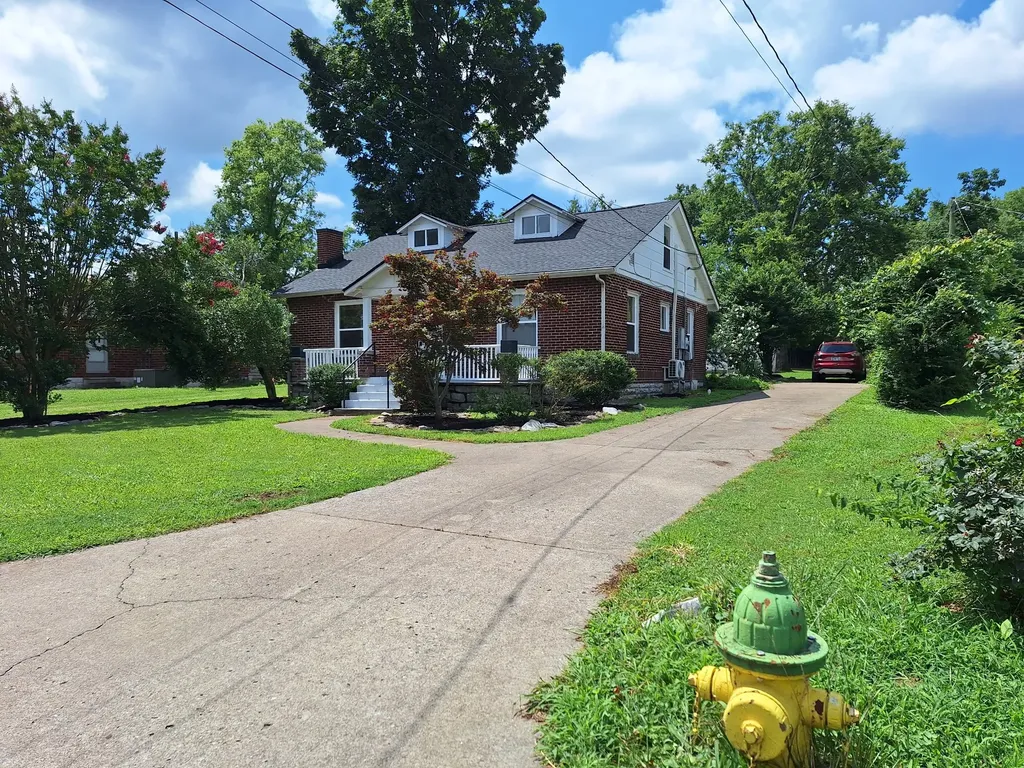 551 E Eastland Street Gallatin TN 37066