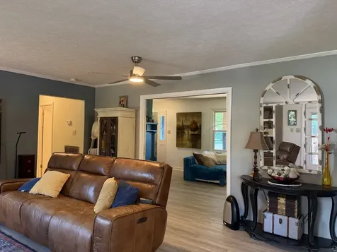 5042 Creekside Drive Murfreesboro TN 37128