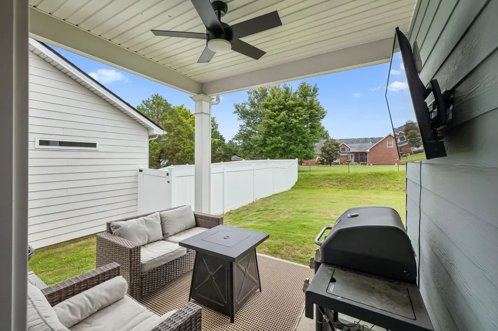 128 Gatwick Drive Lebanon TN 37087