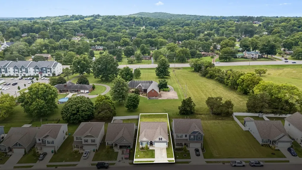 128 Gatwick Drive Lebanon TN 37087