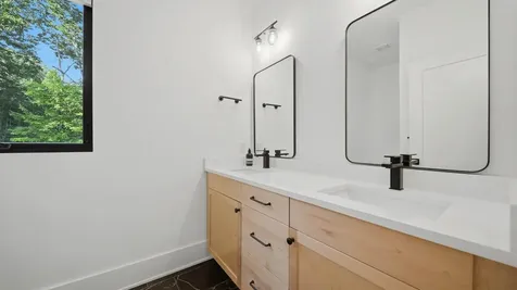 4162 Windtree Drive Signal Mountain TN 37377