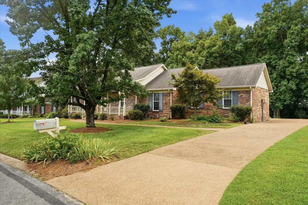 3204 Brookmont Circle Antioch TN 37013