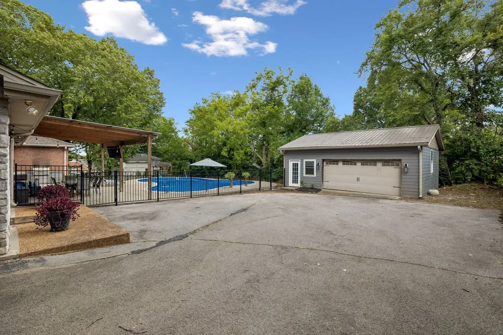 708 Westwood Drive Lebanon TN 37087