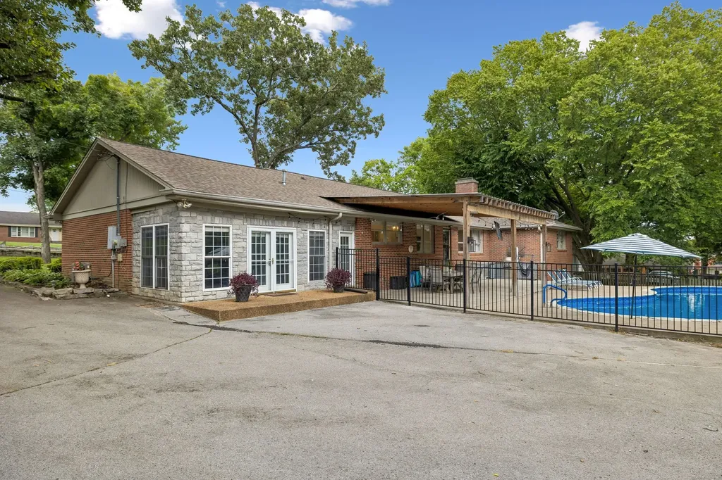 708 Westwood Drive Lebanon TN 37087
