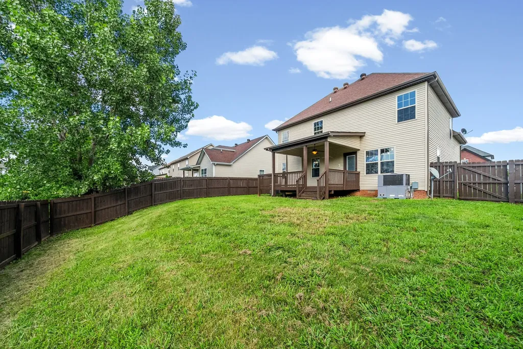 3718 Tradewinds Terrace Clarksville TN 37040