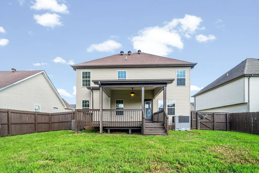 3718 Tradewinds Terrace Clarksville TN 37040