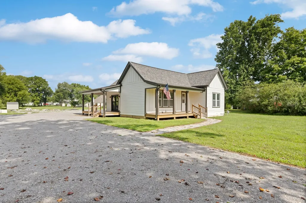 209 N Horton Parkway Chapel Hill TN 37034