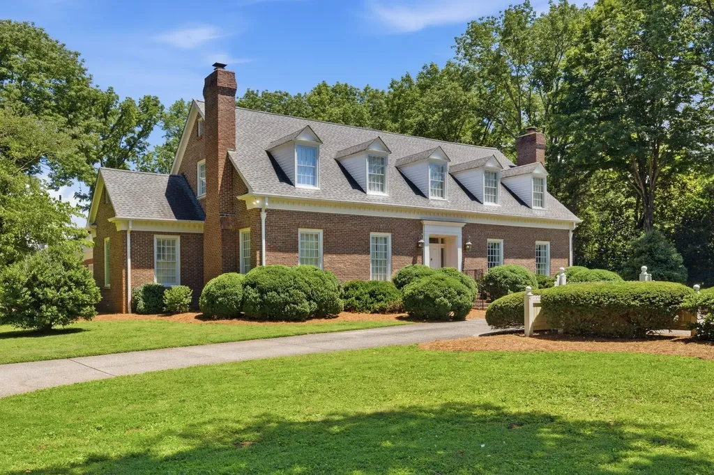 1030 Chancery Ln, S Nashville TN 37215