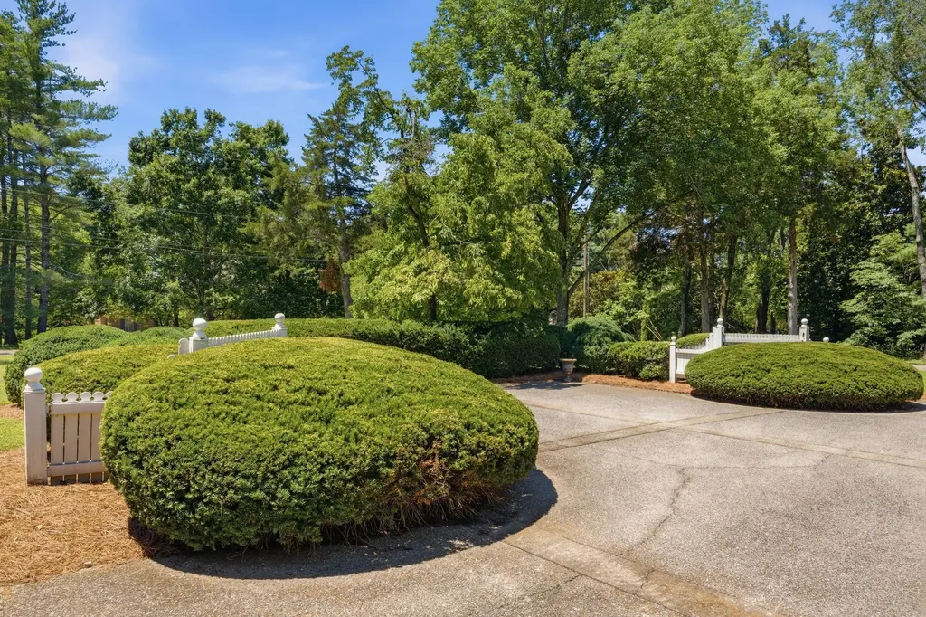 1030 Chancery Ln, S Nashville TN 37215