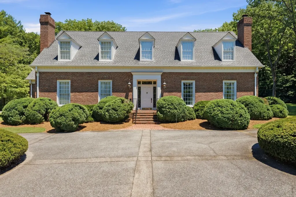 1030 Chancery Ln, S Nashville TN 37215