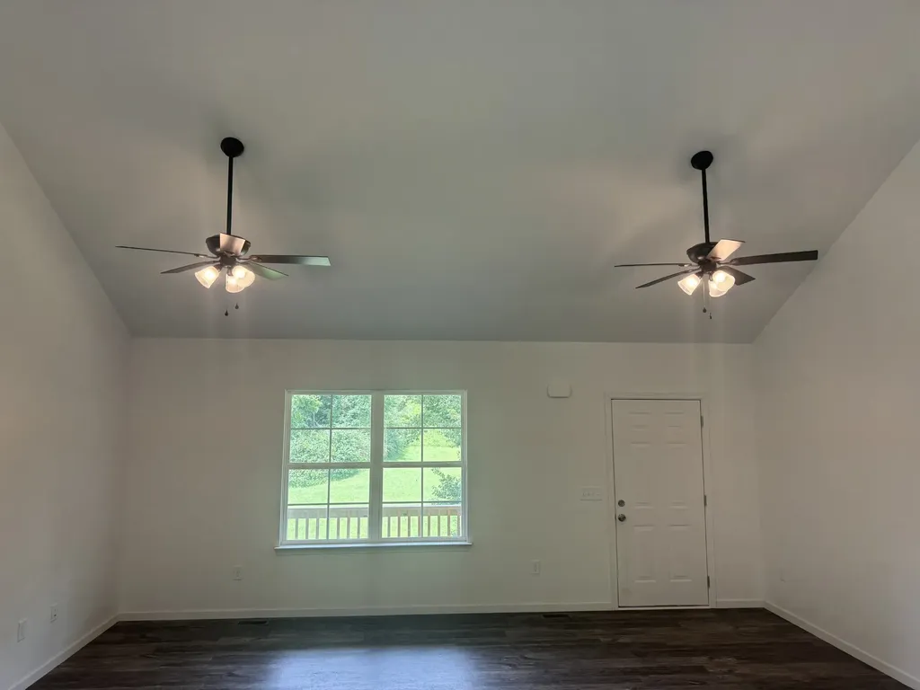 2075 Collier Road Lewisburg TN 37091