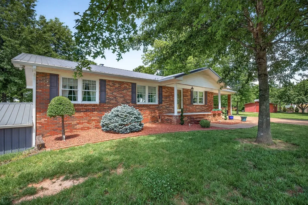 1956 Shady Grove Road Morrison TN 37357