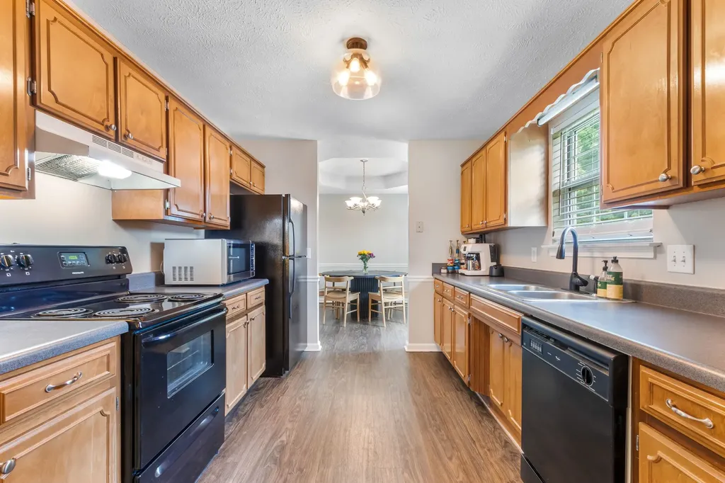 2423 Sawmill Street Murfreesboro TN 37128