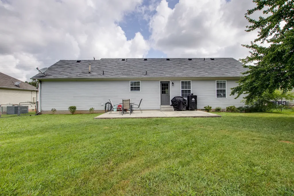 2423 Sawmill Street Murfreesboro TN 37128
