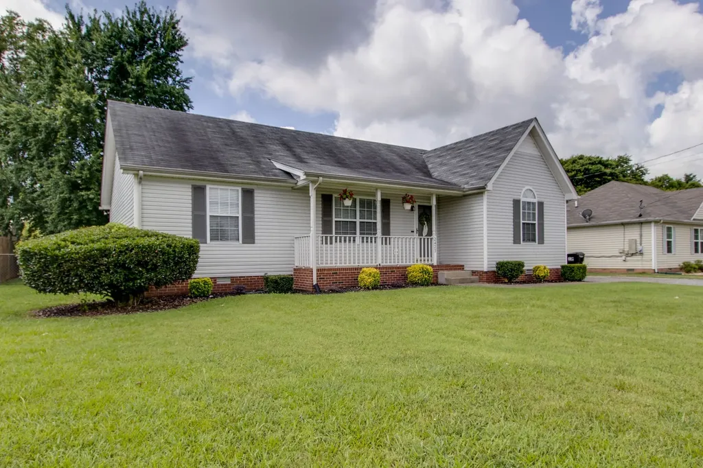 2423 Sawmill Street Murfreesboro TN 37128