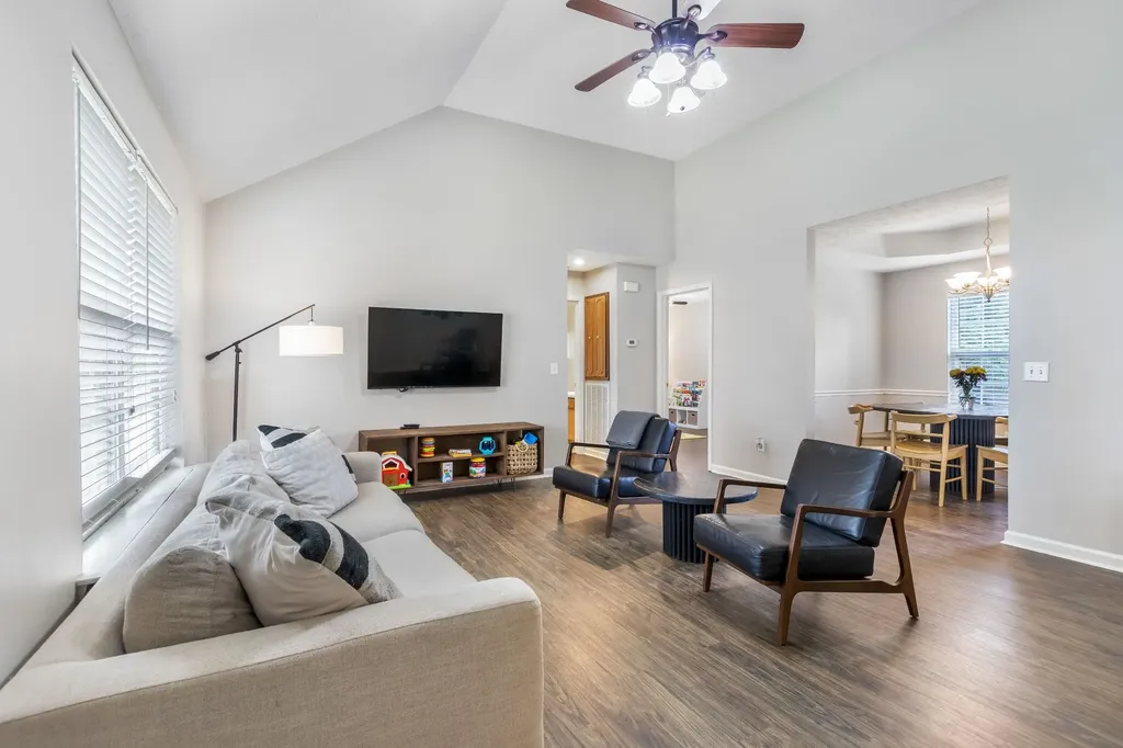 2423 Sawmill Street Murfreesboro TN 37128